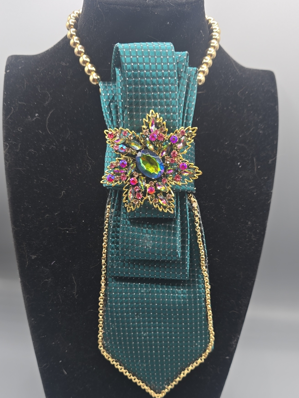 Green Tie Necklace with Crystal Brooch